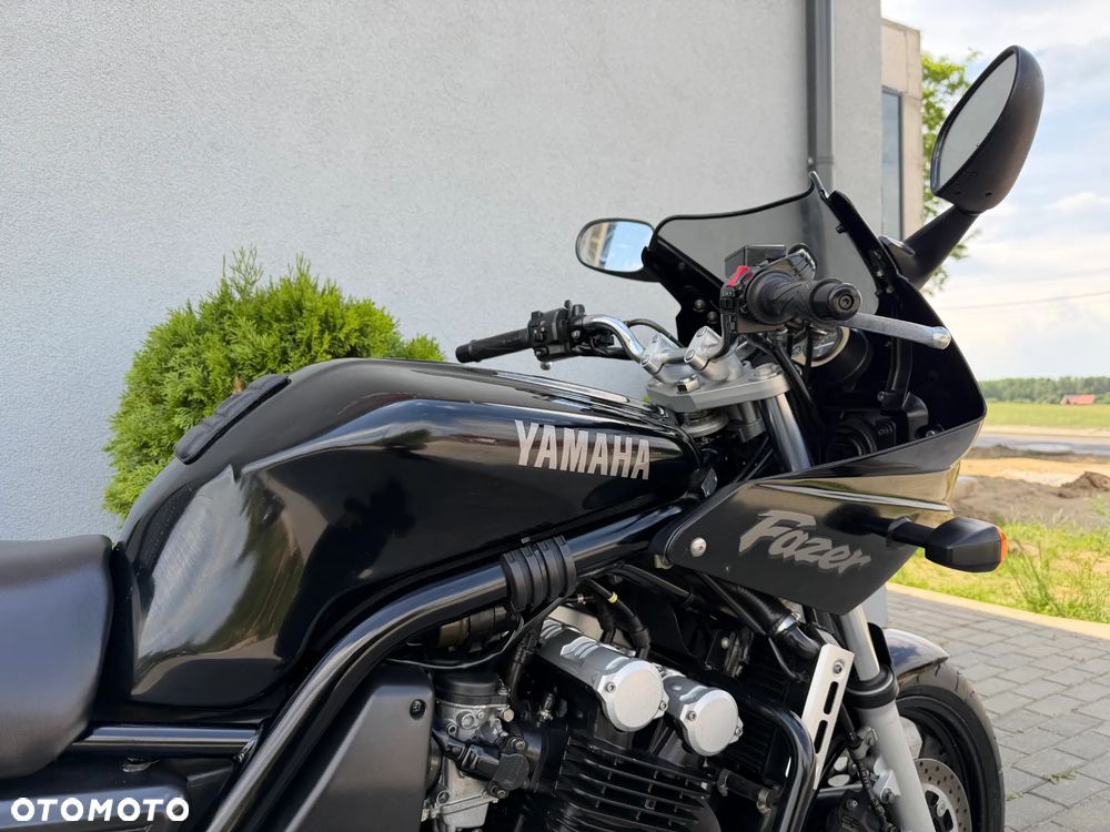 Yamaha FZS - 21