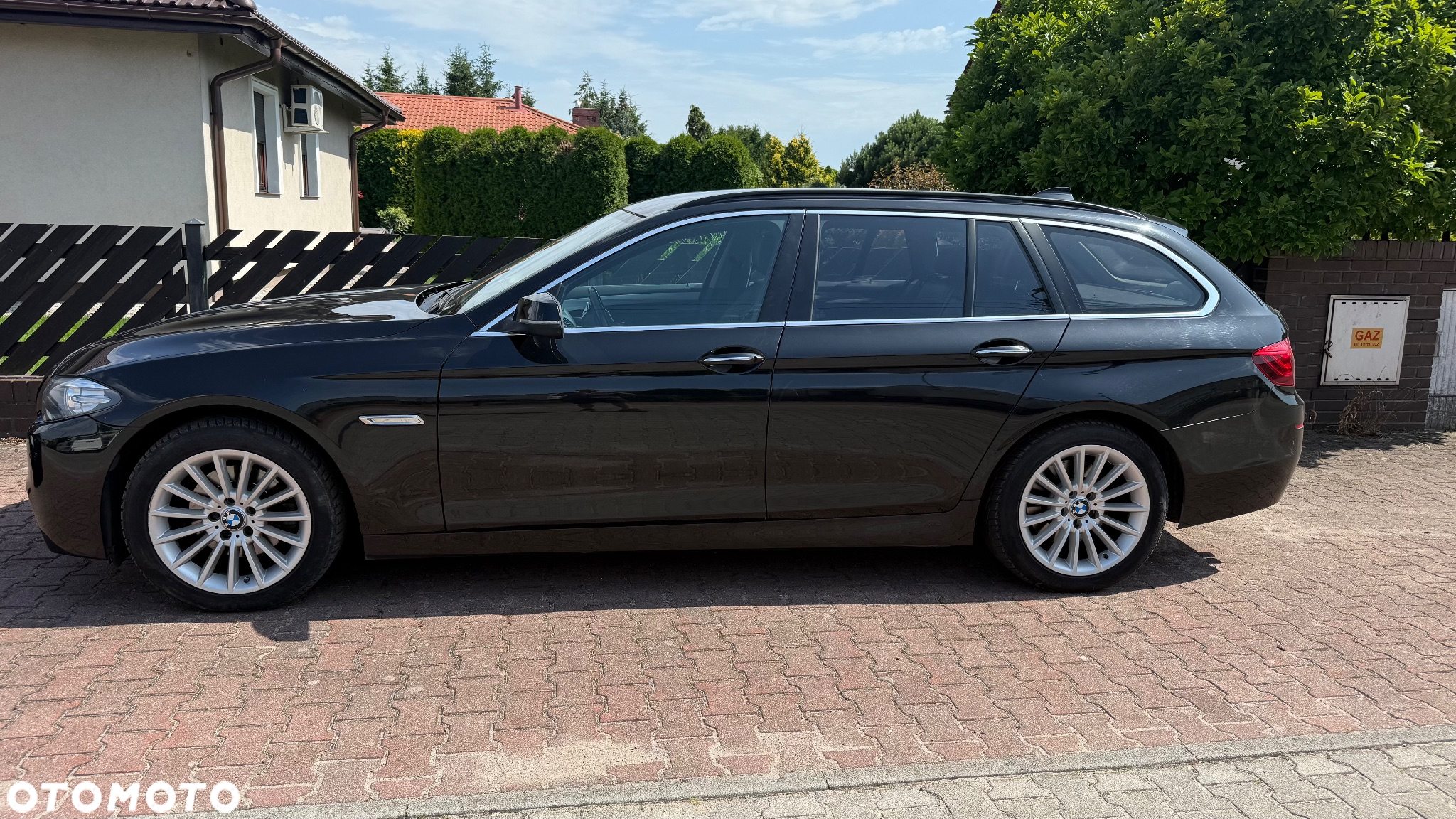 BMW Seria 5 520d xDrive Touring - 2