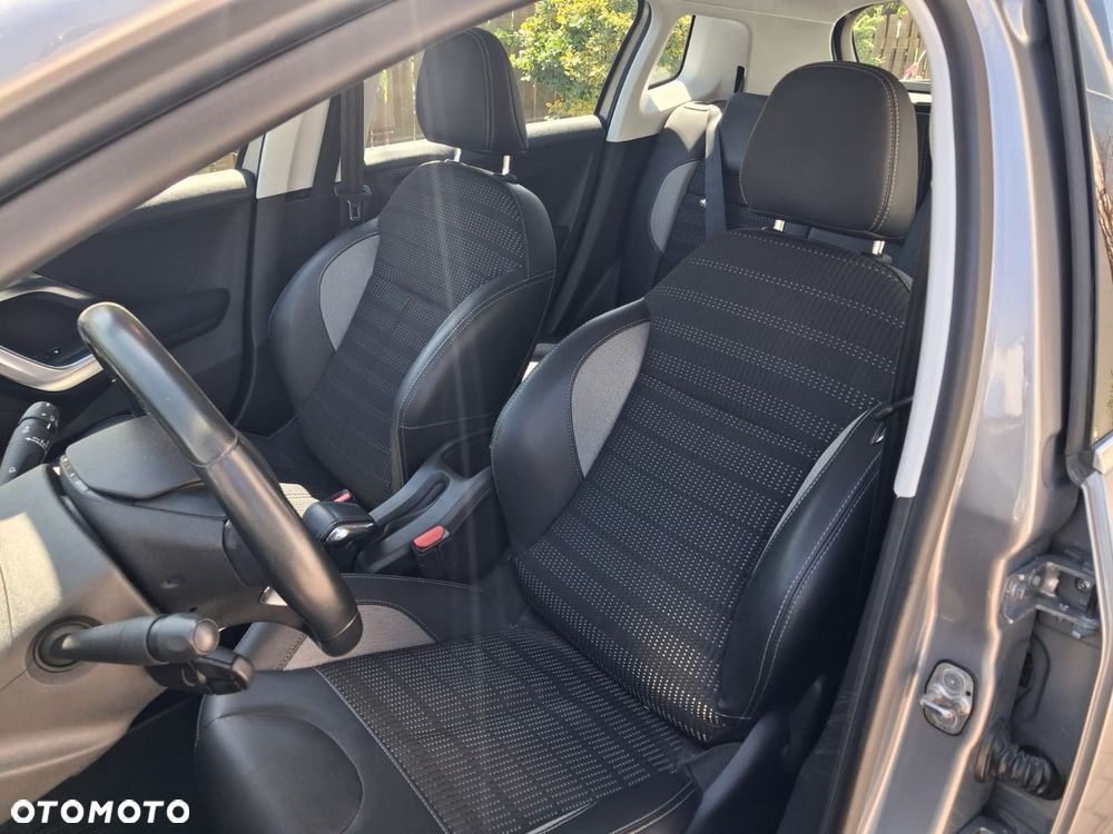 Peugeot 2008 - 11