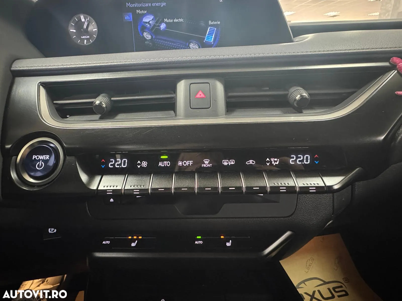 Lexus UX 250h 2.0L HEV 20H- (178 HP) 4X4 CVT Special Edition - 29
