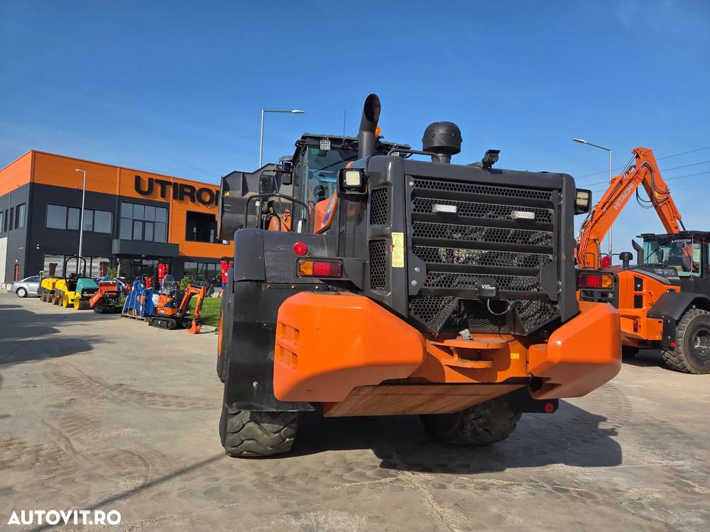 Hitachi ZW310-6, 2020, 6.209ore, CUPA 5mc, CUPLA RAPIDA, virare cu JOYSTICK, Masa operationala 28tone, anv MICHELIN 70%-ok, Gresare automata, camera spate, CANTAR, aer conditionat, STARE FOARTE BUNA, computer romana, posibil leasing 4 ani-PROMOTIE 119.500Eur - 2