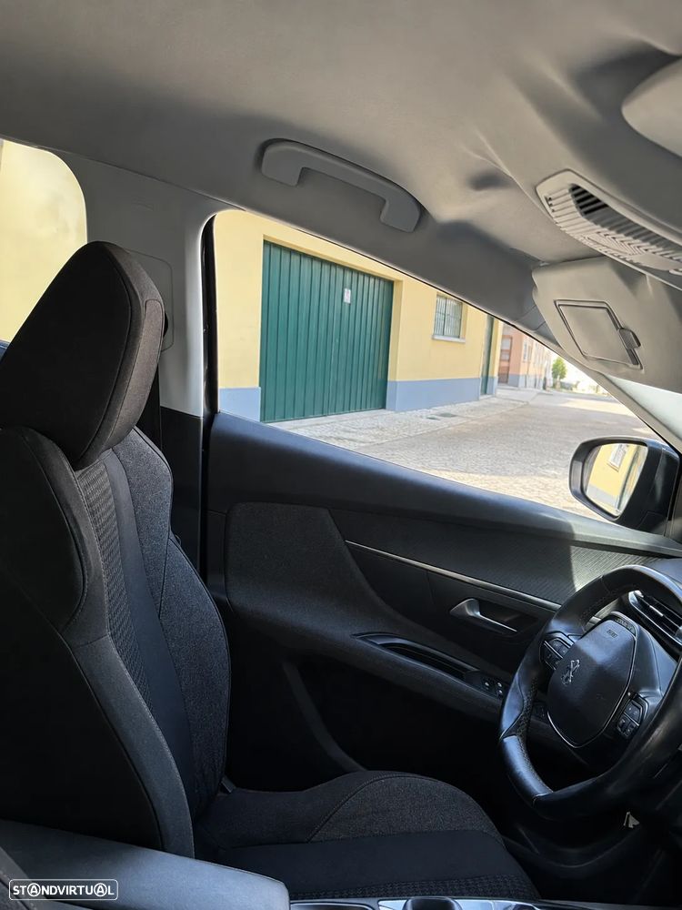 Peugeot 5008 1.5 BlueHDi Allure EAT8 - 4