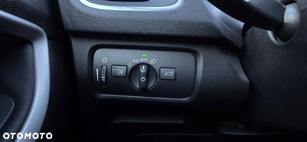 Volvo V40 D2 Geartronic Momentum - 30