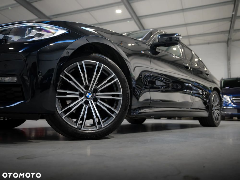 BMW Seria 3 320d xDrive M Sport sport - 2