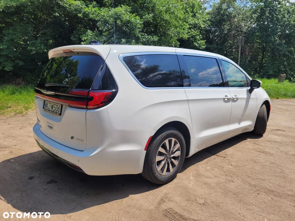 Chrysler Pacifica - 5