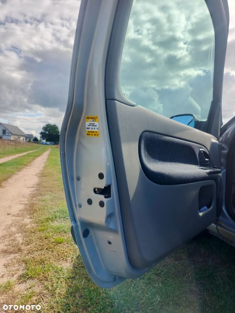 Renault Clio 1.4 16V Expression - 13