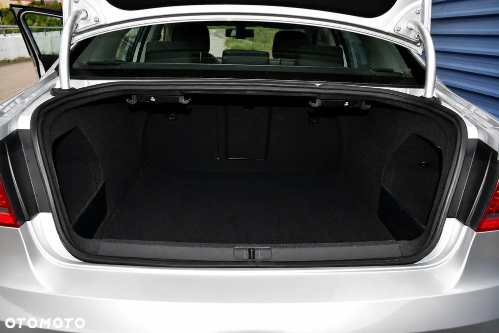 Volkswagen Passat 2.0 TDI DPF Comfortline - 10