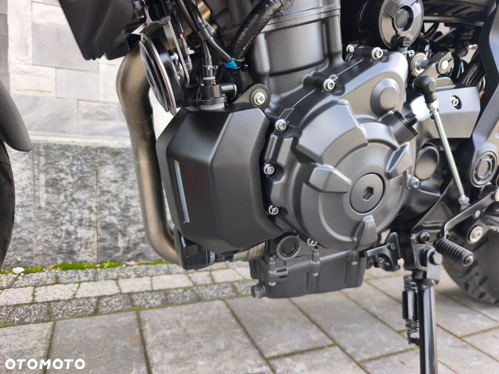 Yamaha MT - 33