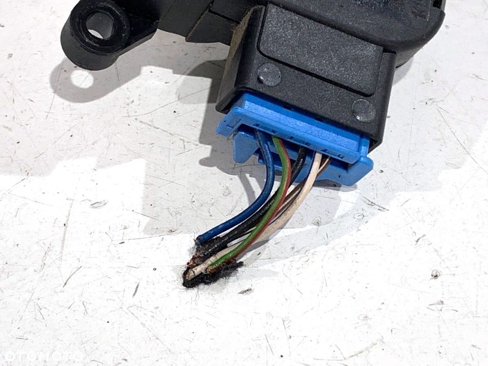 SILNIK NAGRZEWNICY  VW GOLF V (1K1) 2003 - 2010 1.4 16V 55 kW [75 KM] benzyna 2003 - 2006 1K0907511C - 3