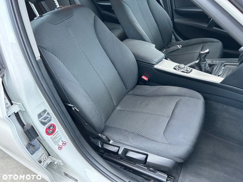 BMW Seria 3 316i - 13