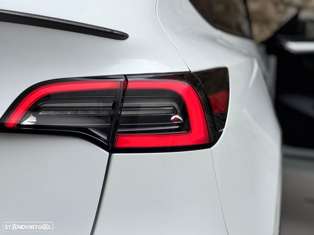 Tesla Model Y Standard Long Range RWD - 37