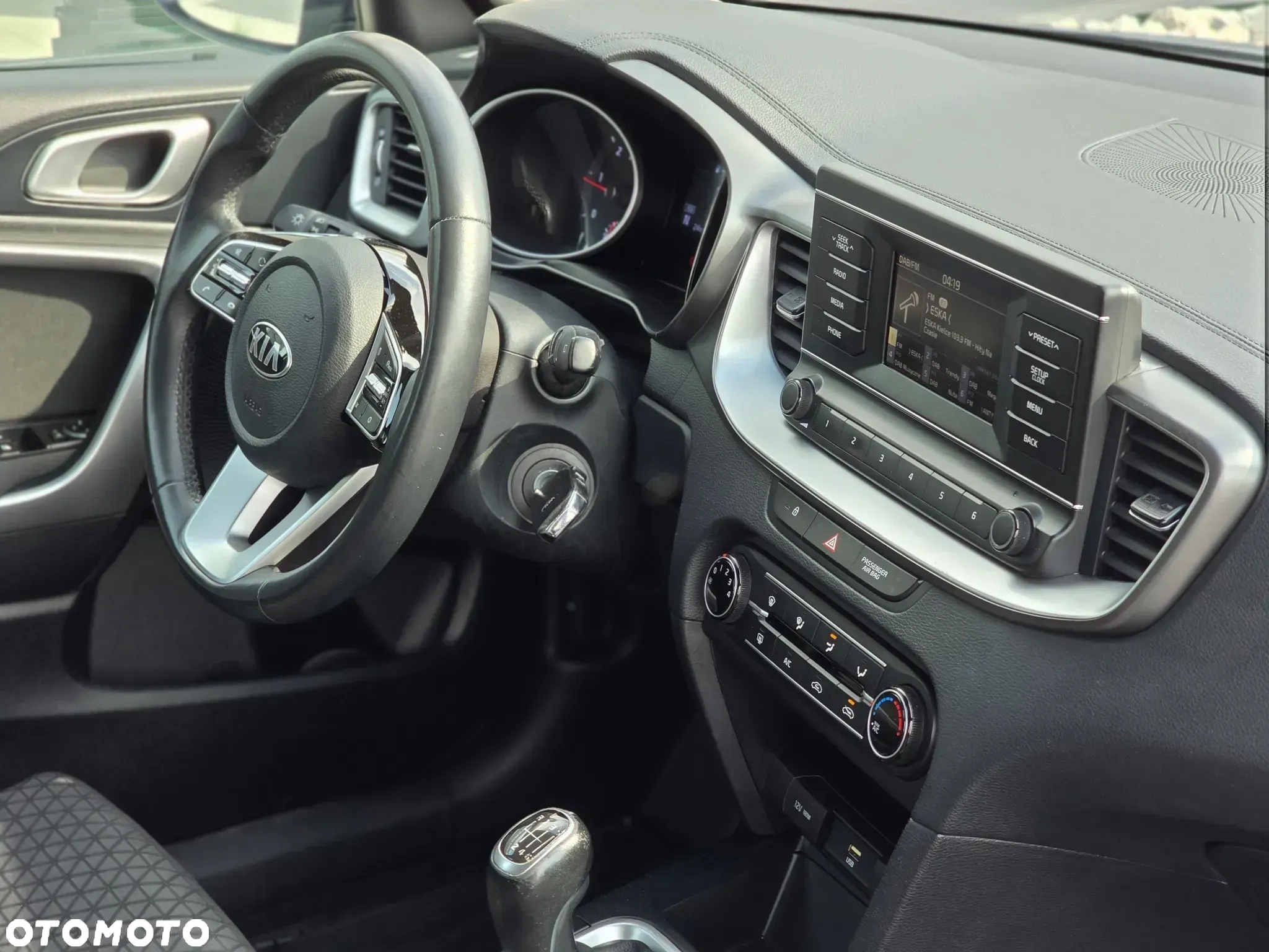 Kia Ceed 1.6 CRDi SCR L - 23