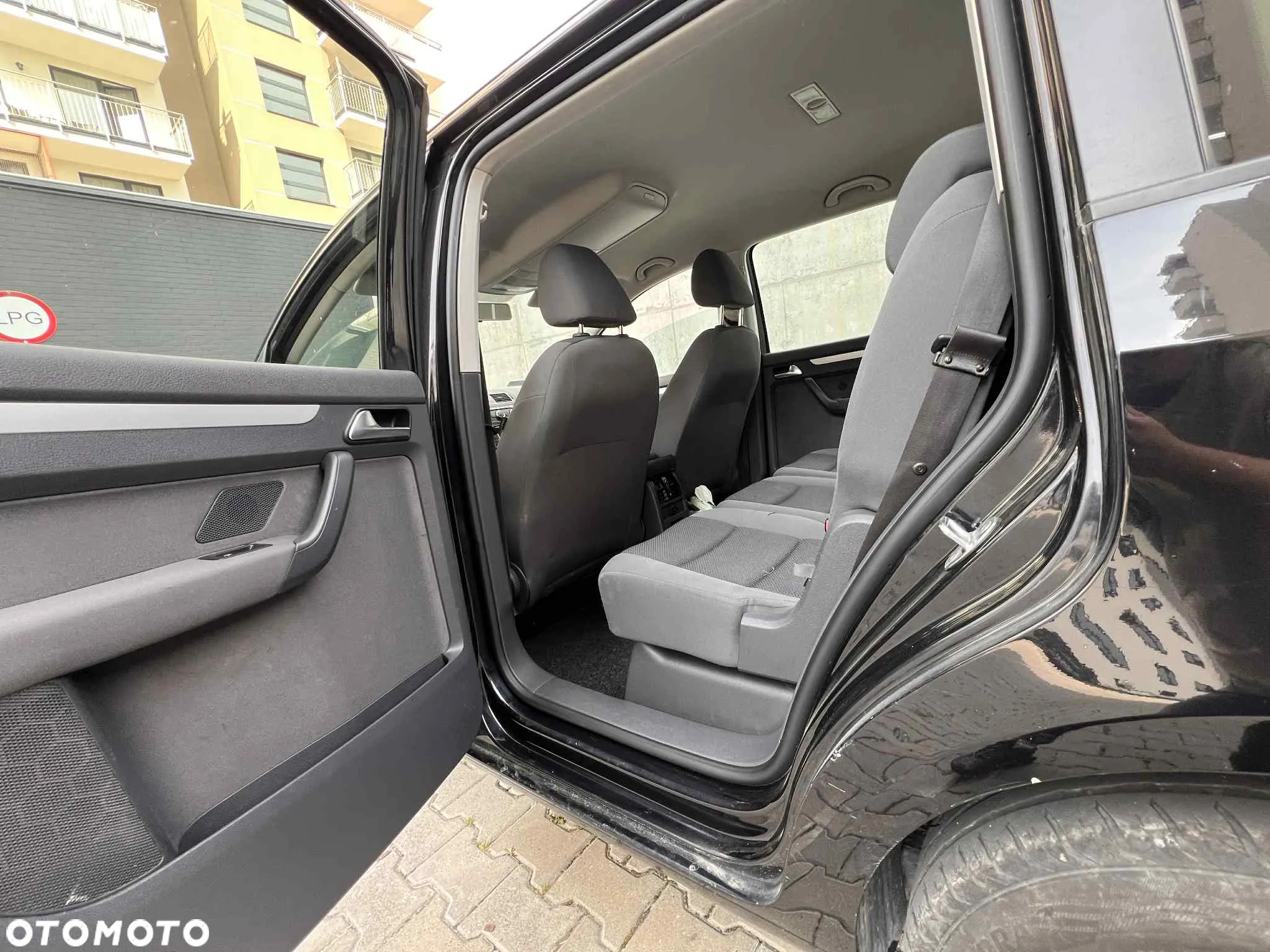 Volkswagen Touran 1.6 TDI DPF Trendline DSG - 5