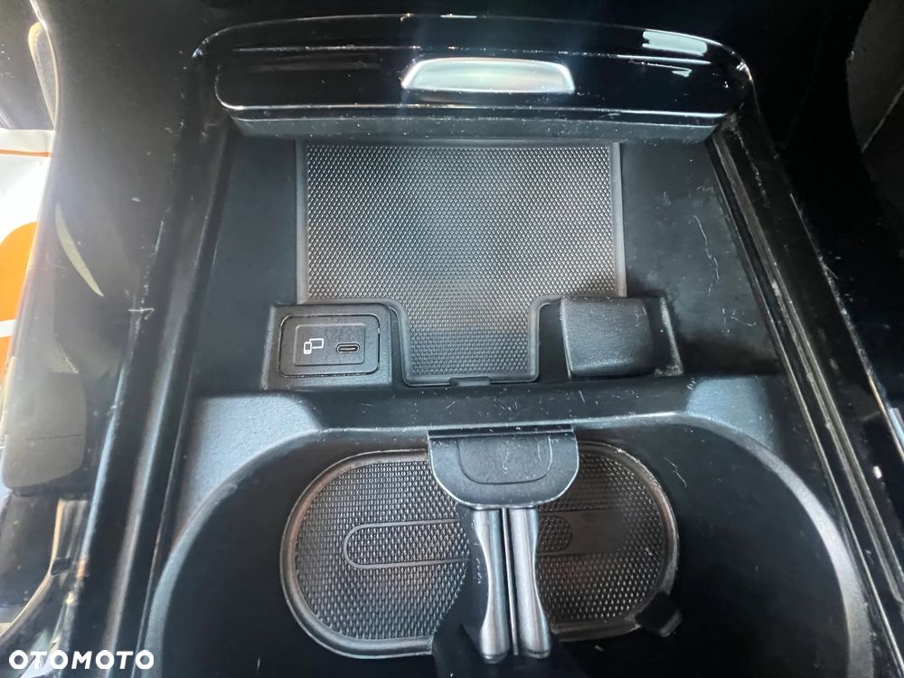 Mercedes-Benz CLA - 25