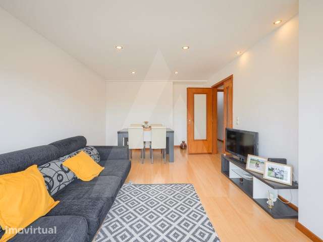 Apartamento T3 com Suíte, Terraço, Garagem e Dois Arrumos. - Grande imagem: 2/37