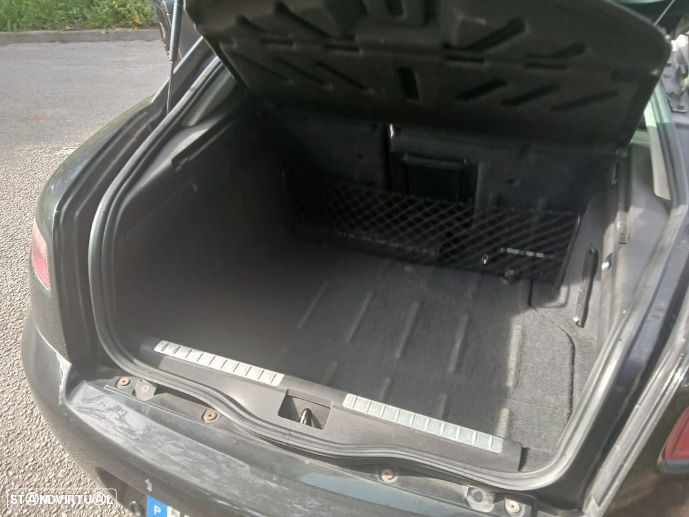 Alfa Romeo GT 1.9 JTD M-JET - 25