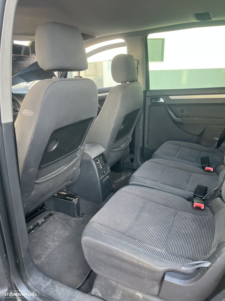VW Touran 1.9 TDi Highline 7L - 2