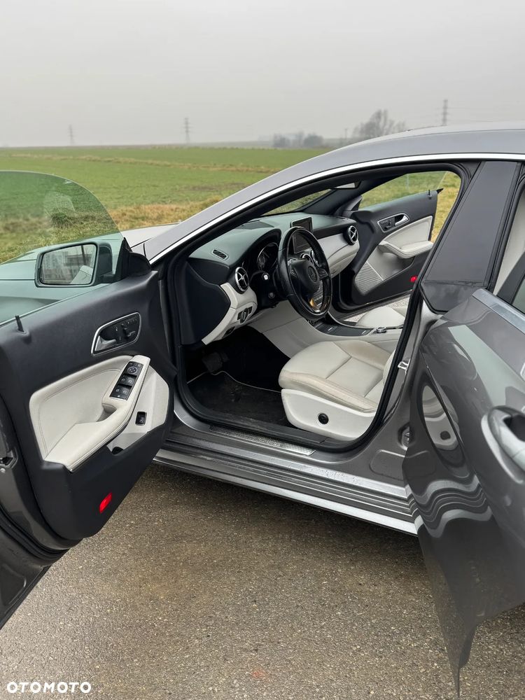 Mercedes-Benz CLA 250 7G-DCT Sport - 19