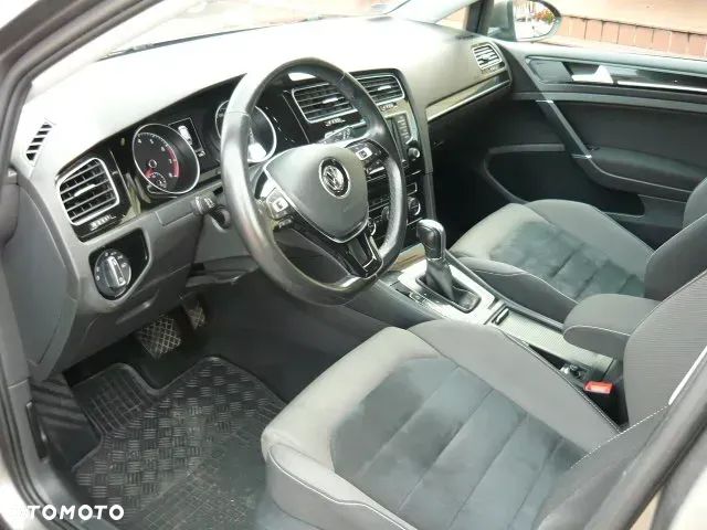 Volkswagen Golf - 9