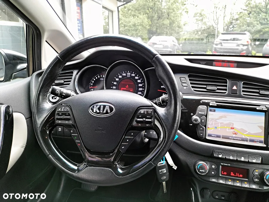 Kia Ceed - 23