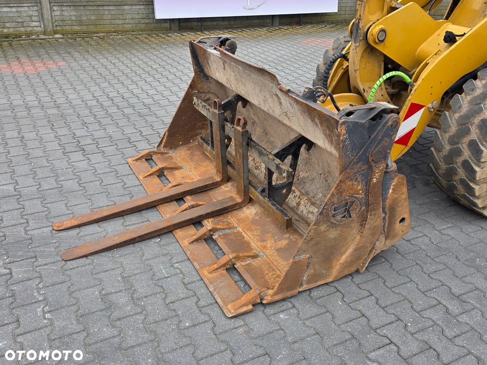 Caterpillar 907H, 2012 ROK, 4100 MTH, ŁYŻKA OTWIERANA + WIDŁY - 8