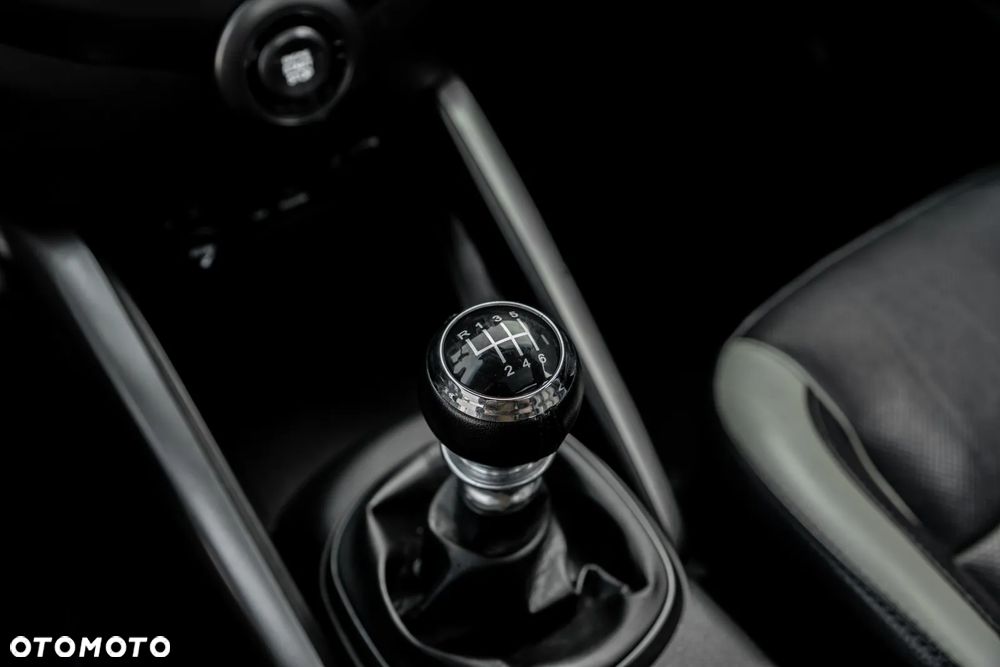 Hyundai Veloster 1.6 Turbo Premium - 36