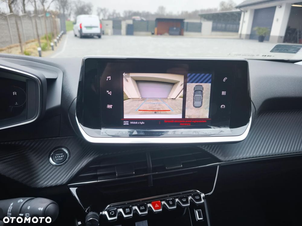 Peugeot 2008 BlueHDi 130 Allure S&S EAT8 - 11