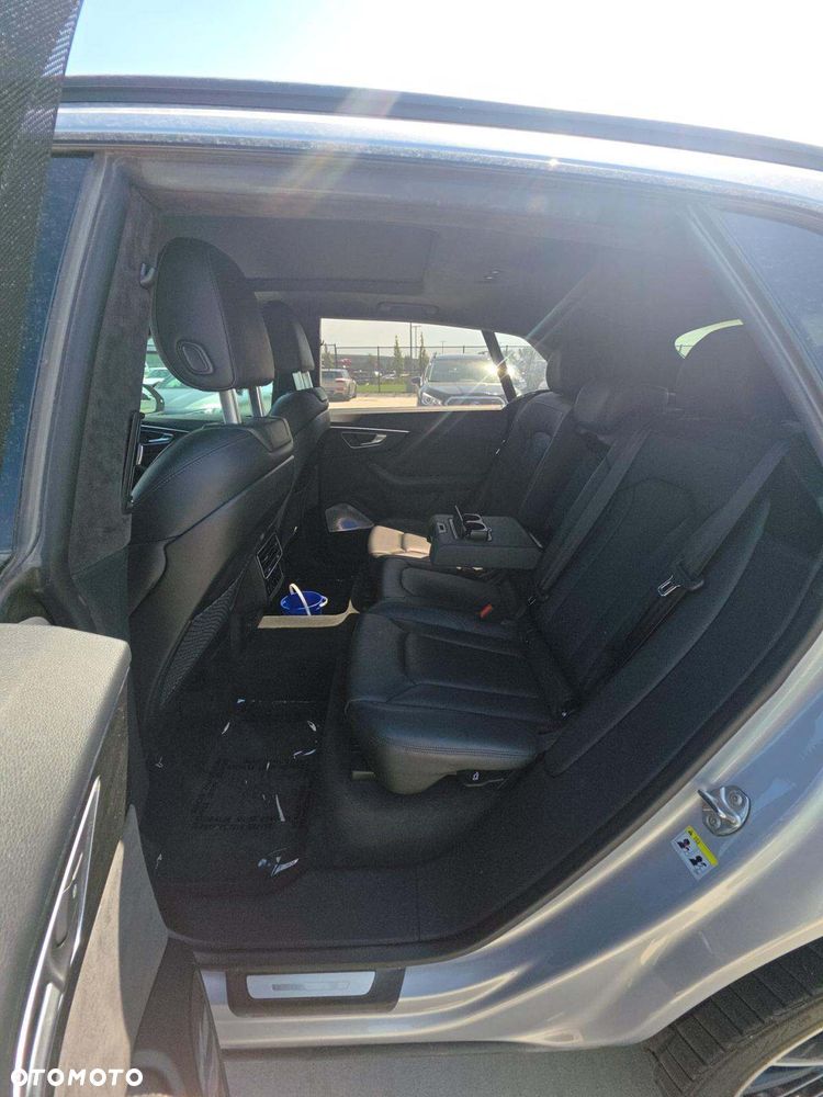 Audi Q8 - 12