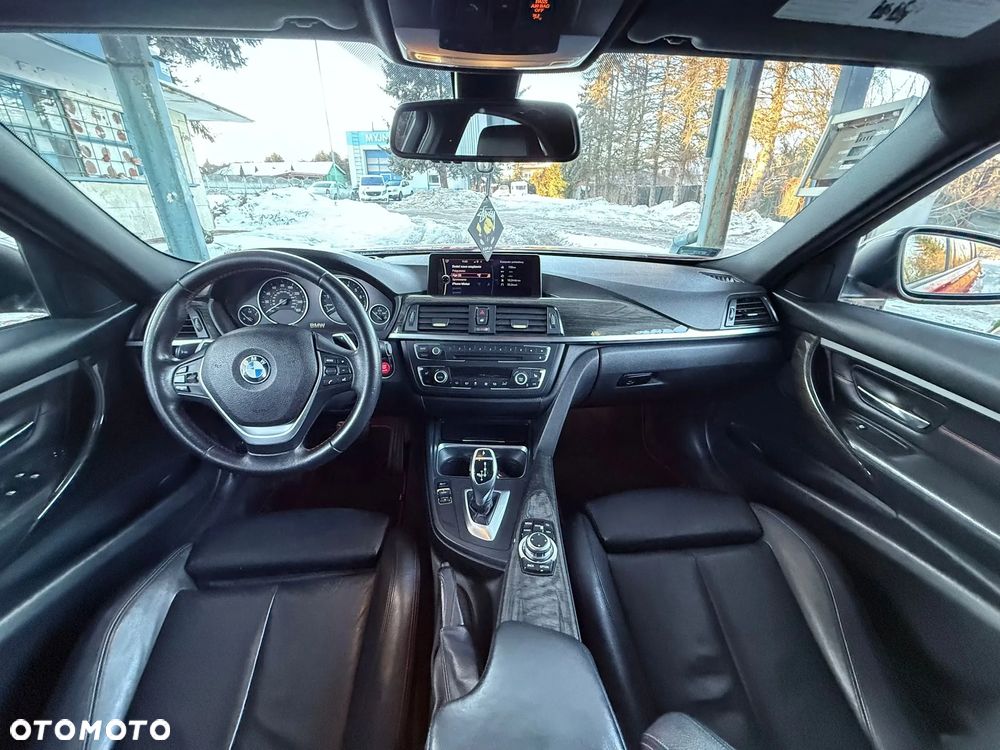 BMW Seria 3 335i Sport Line - 25