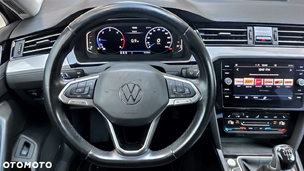 Volkswagen Passat - 12