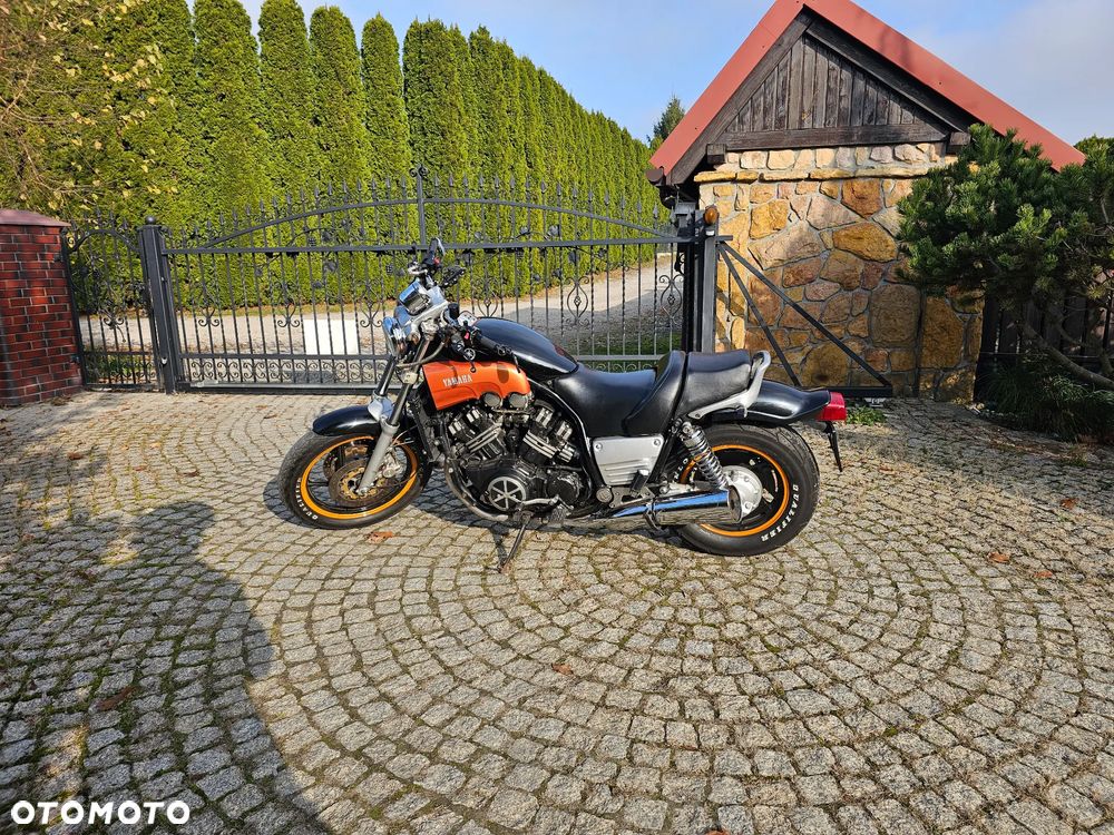 Yamaha V-MAX - 2