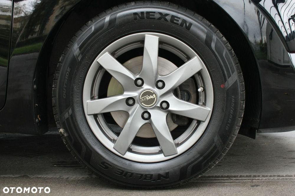 Hyundai i30 blue Kombi 1.4 Classic Navigation - 33