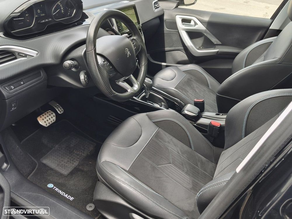 Peugeot 2008 1.2 PureTech Allure EAT6 - 5