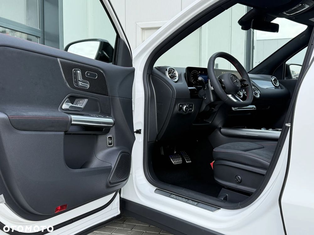 Mercedes-Benz GLA - 17