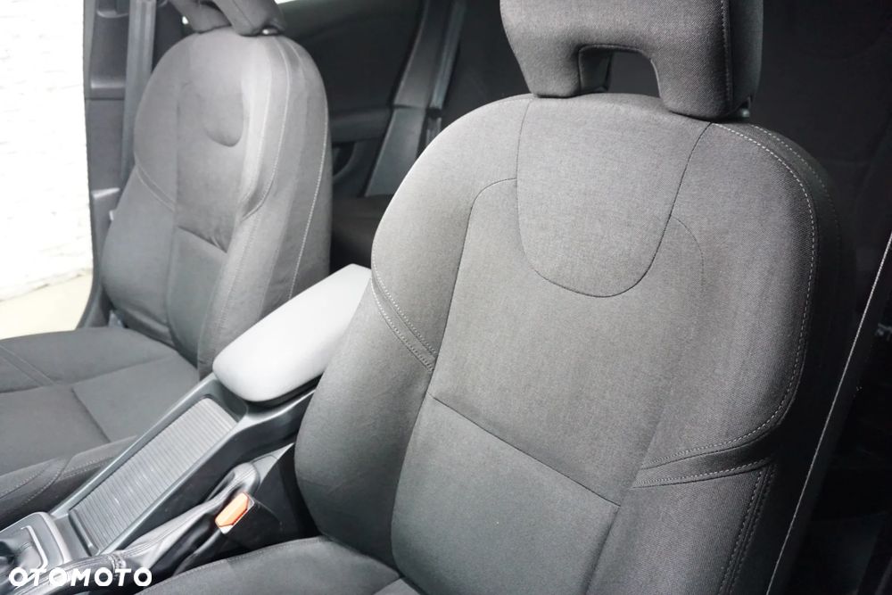 Volvo V40 D2 Kinetic - 21