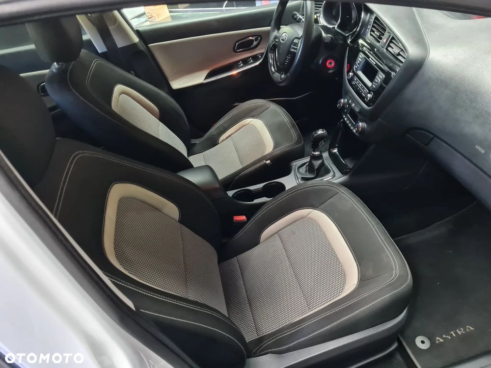 Kia Ceed 1.6 CRDi ISG Spirit - 19