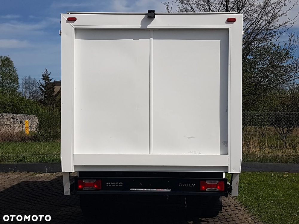 Iveco 70C18 KONTENER ROLETY BOK DO TRANSPORTU WODY 3,66x2,21x1,86 KLIMA DMC 7000KG RAMA PODWOZIE - 15