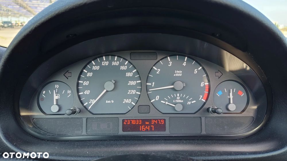 BMW Seria 3 320 CI - 14