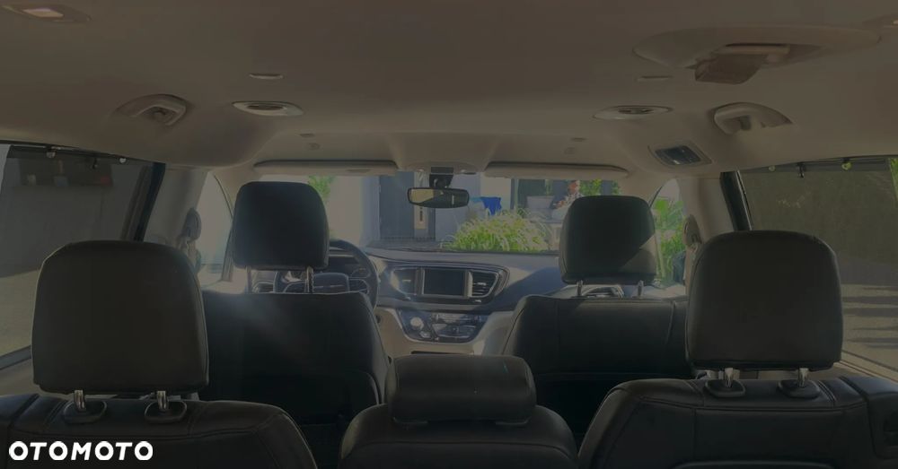 Chrysler Pacifica - 20
