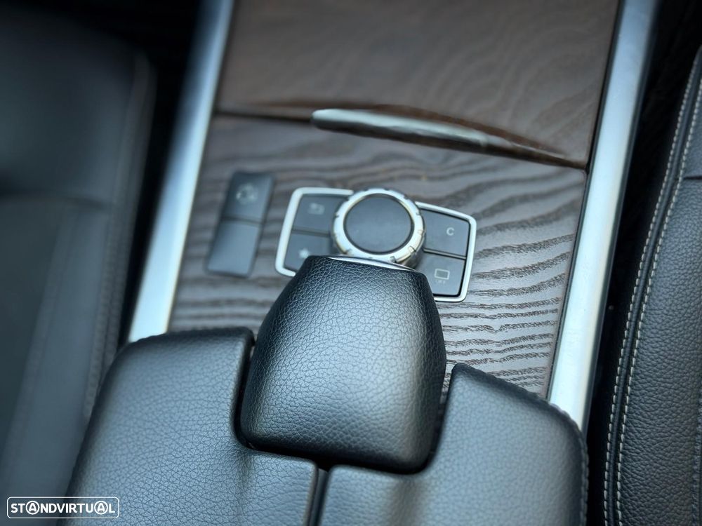 Mercedes-Benz E 300 Bluetec Hybrid Avantgarde - 25