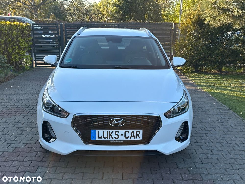 Hyundai i30 blue Kombi 1.4 Trend - 38