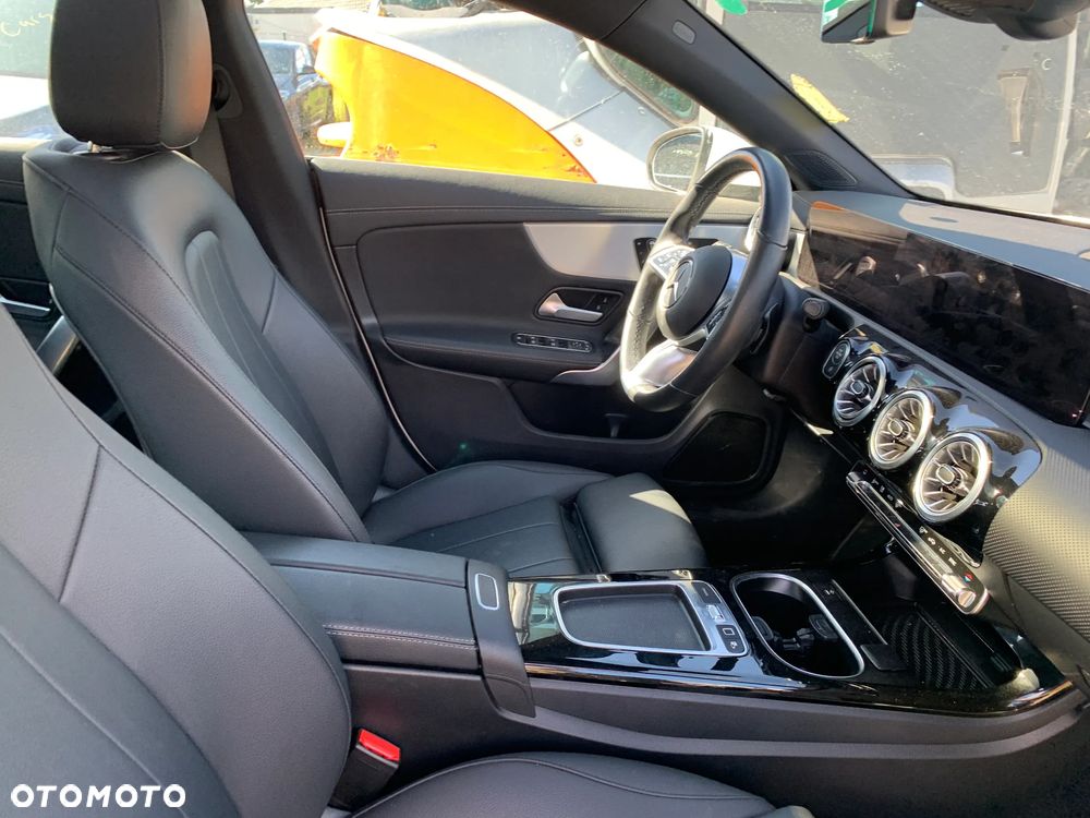 Mercedes-Benz CLA 250 4Matic 7G-DCT - 14