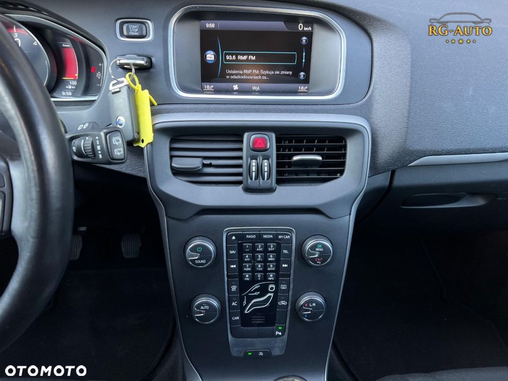 Volvo V40 - 32