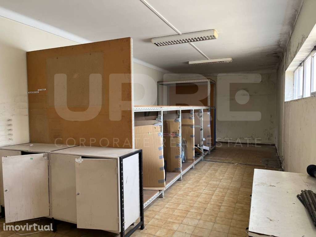 Armazém para oficina automóvel/Serviços | VENDE | Arrifana (Stª Mª ... - Grande imagem: 3/17