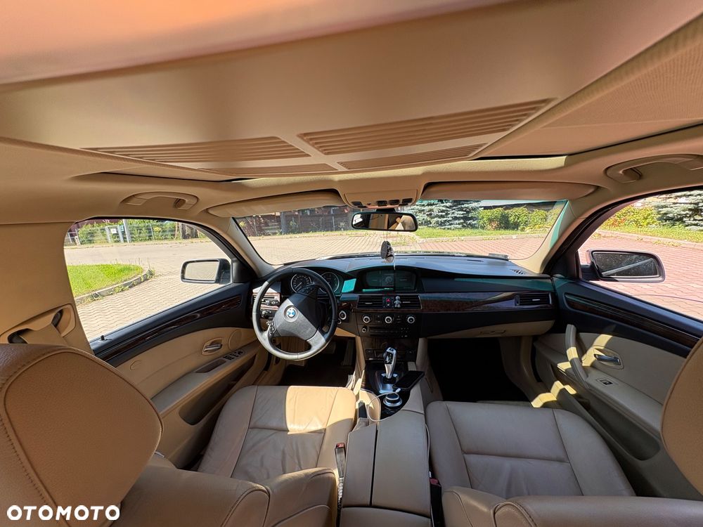 BMW Seria 5 530d xDrive - 7
