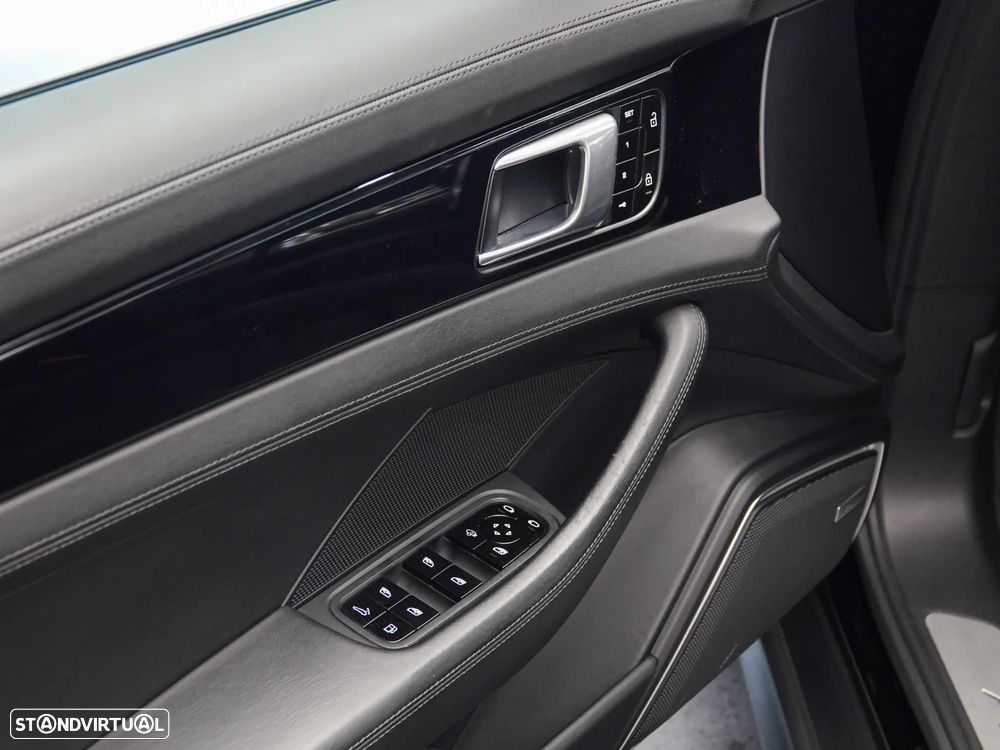 Porsche Panamera 4 E-Hybrid - 25