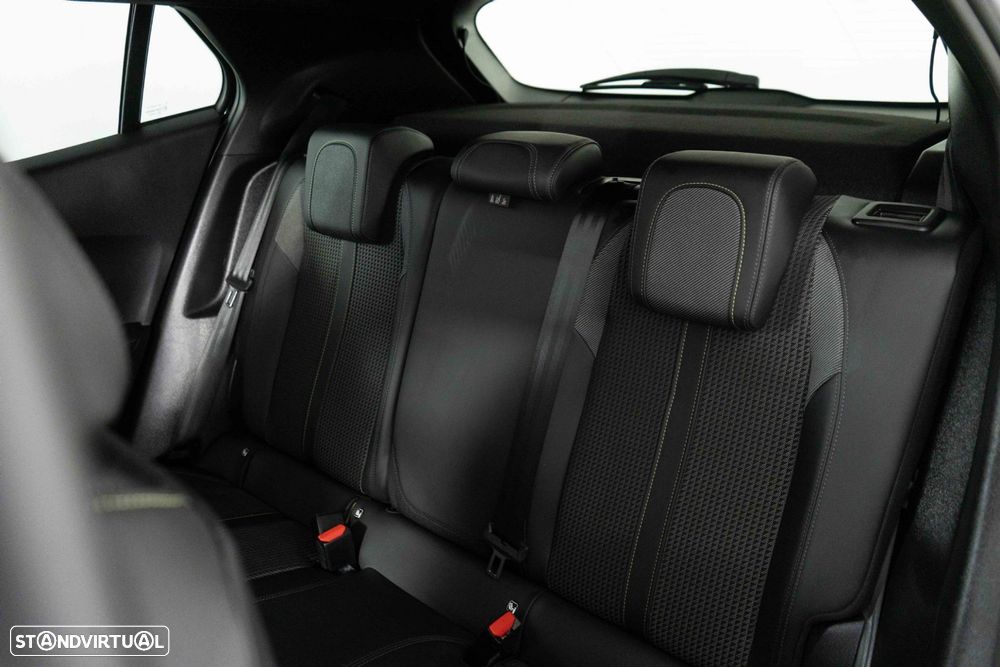 Peugeot 2008 1.2 PureTech GT EAT8 - 9