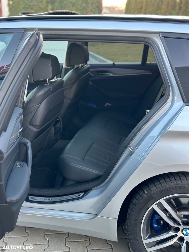 BMW Seria 5 530e Touring Aut. Luxury Line - 18