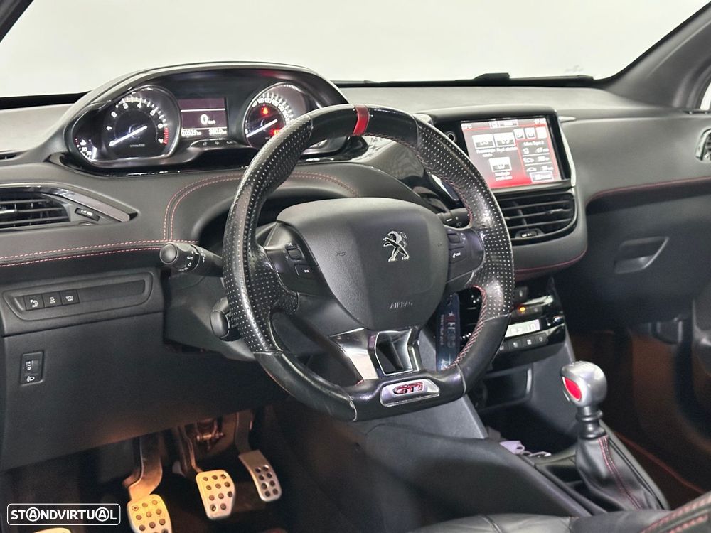 Peugeot 208 1.6 e-THP GTi - 13