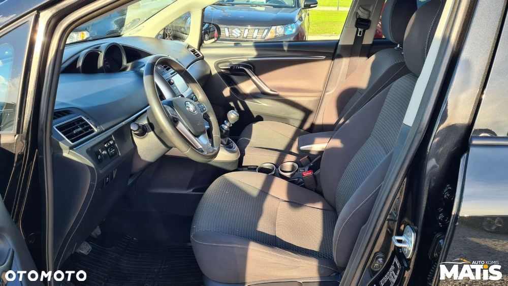 Toyota Verso - 40
